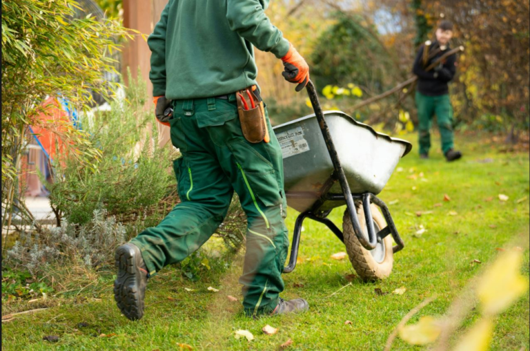 5 Mistakes to Avoid While Buying a Scheduling Software for a Landscaping Business