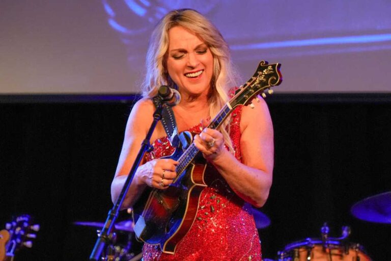 Rhonda Vincent Net Worth